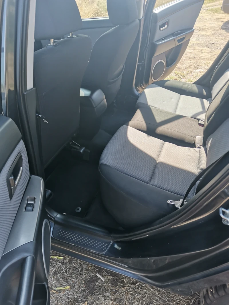 Mazda 3, снимка 10 - Автомобили и джипове - 51647300