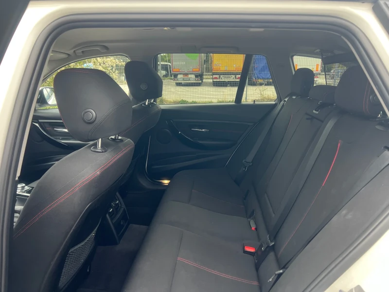 BMW 320 320 xDrive, снимка 12 - Автомобили и джипове - 52347004