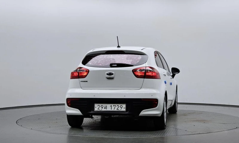 Kia Pride 5DR 1.6 GDI Luxury * НАЙ-ДОБРА ЦЕНА В БЪЛГАРИЯ* , снимка 4 - Автомобили и джипове - 52111932