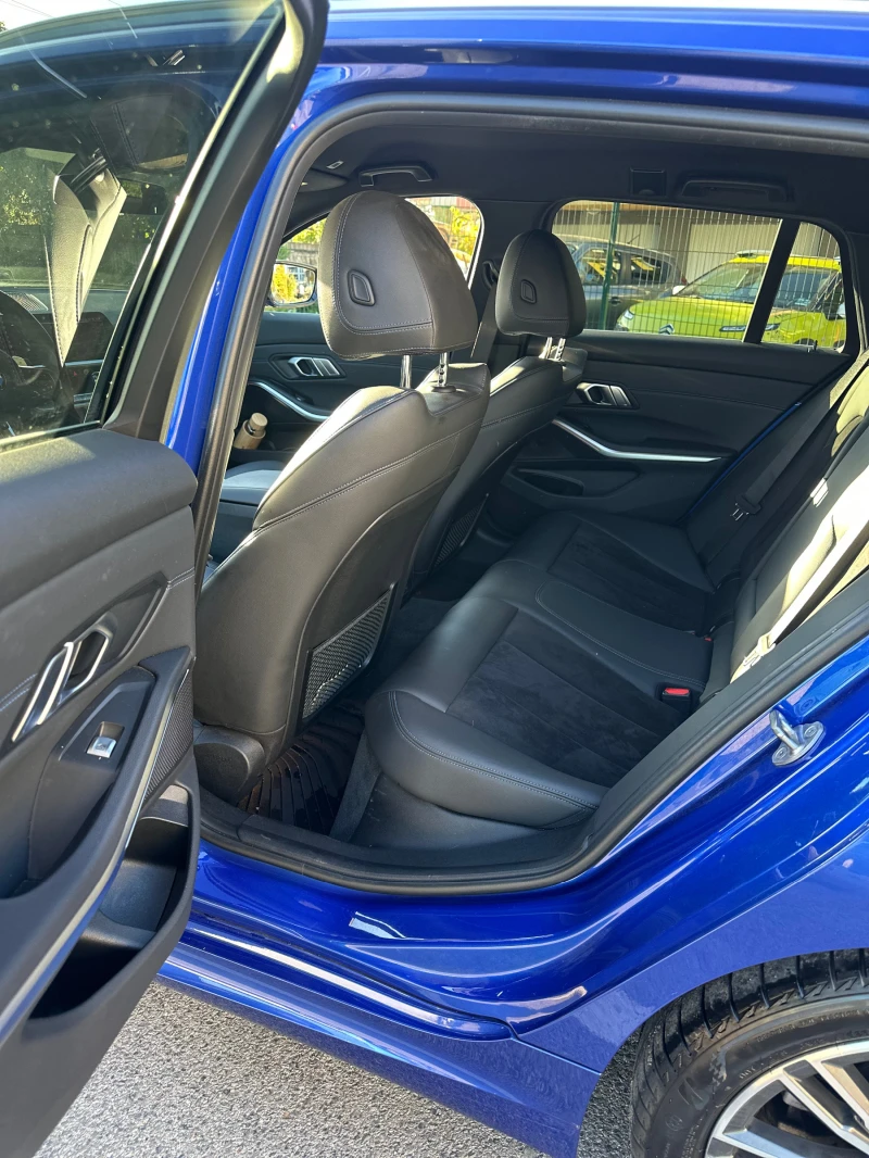 BMW 320 BMW 320 d xDrive M-Sport Mild-Hybrid, снимка 7 - Автомобили и джипове - 52349270