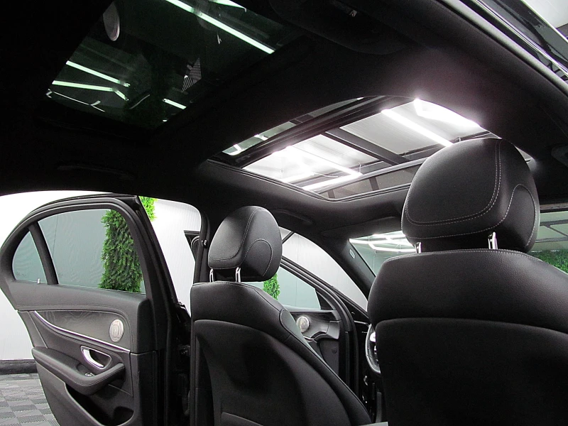 Mercedes-Benz E 220 DIGITAL/AMG-line/PANORAMA/9GT/СОБСТВЕН ЛИЗИНГ, снимка 12 - Автомобили и джипове - 52465115