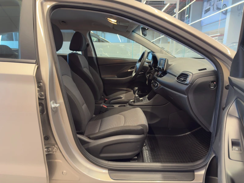 Hyundai I30 Wagon BUSINESS, снимка 15 - Автомобили и джипове - 53166812