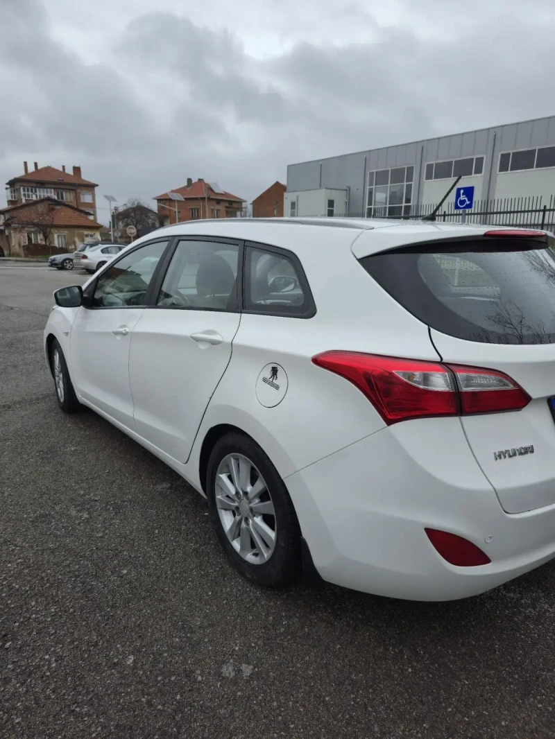 Hyundai I30 1.6Crdti, снимка 3 - Автомобили и джипове - 53291839