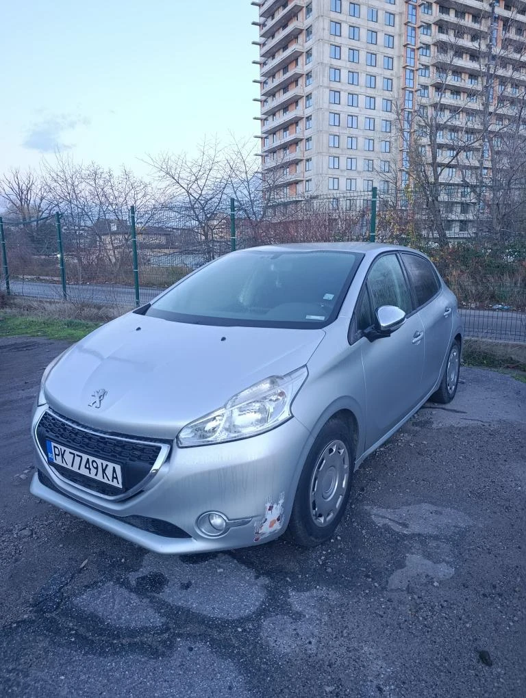 Peugeot 208 Продава - цяла за части или ремонт на ДВГ - изображение 2