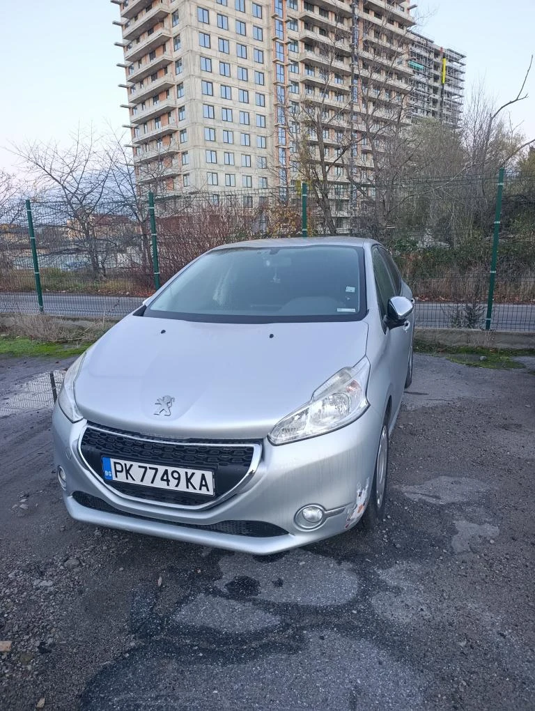 Peugeot 208 Продава - цяла за части или ремонт на ДВГ - изображение 3