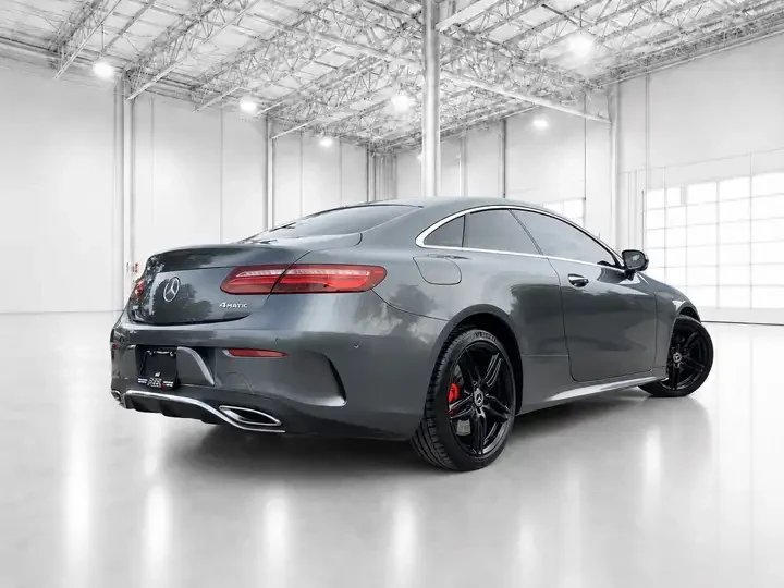 Mercedes-Benz E 400 AMG Sport Pkg | Burmester | AWD | HEAD UP, снимка 4 - Автомобили и джипове - 54999445