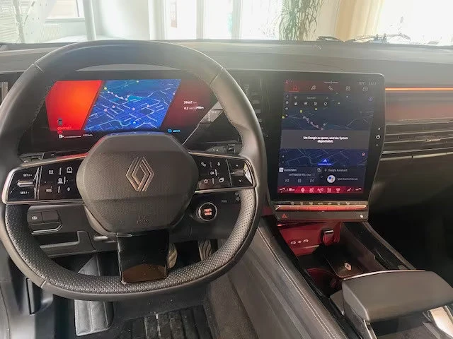 Renault Rafale E-TECH/HYBRID/200HP/CAM/NAVI/KLESS/644g, снимка 9 - Автомобили и джипове - 55401914