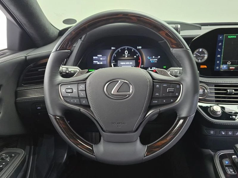 Lexus LS 3.4 Automatic, снимка 13 - Автомобили и джипове - 55825322