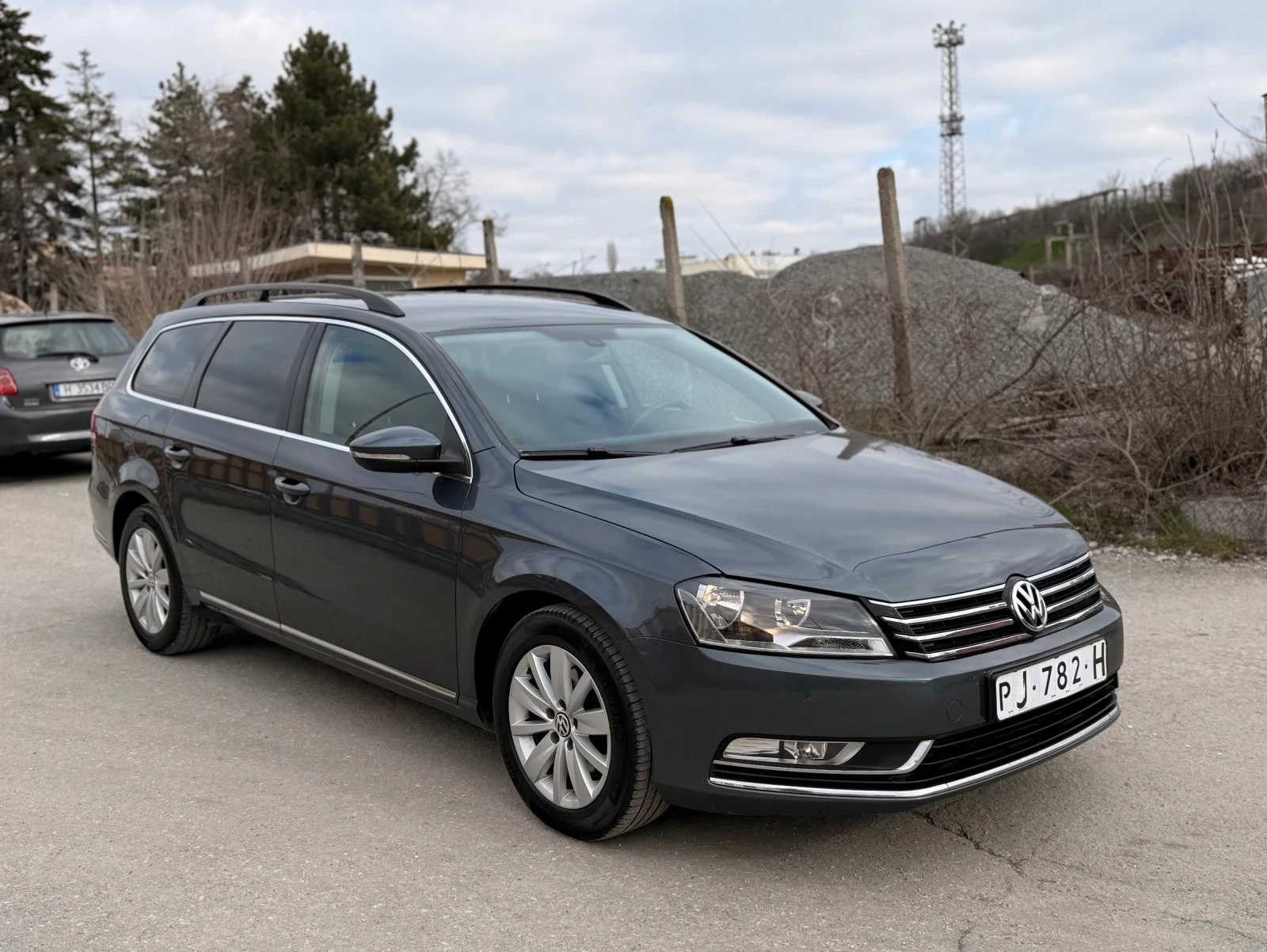 VW Passat 2.0TDI DSG 140кс Перфектен, снимка 2 - Автомобили и джипове - 53772652