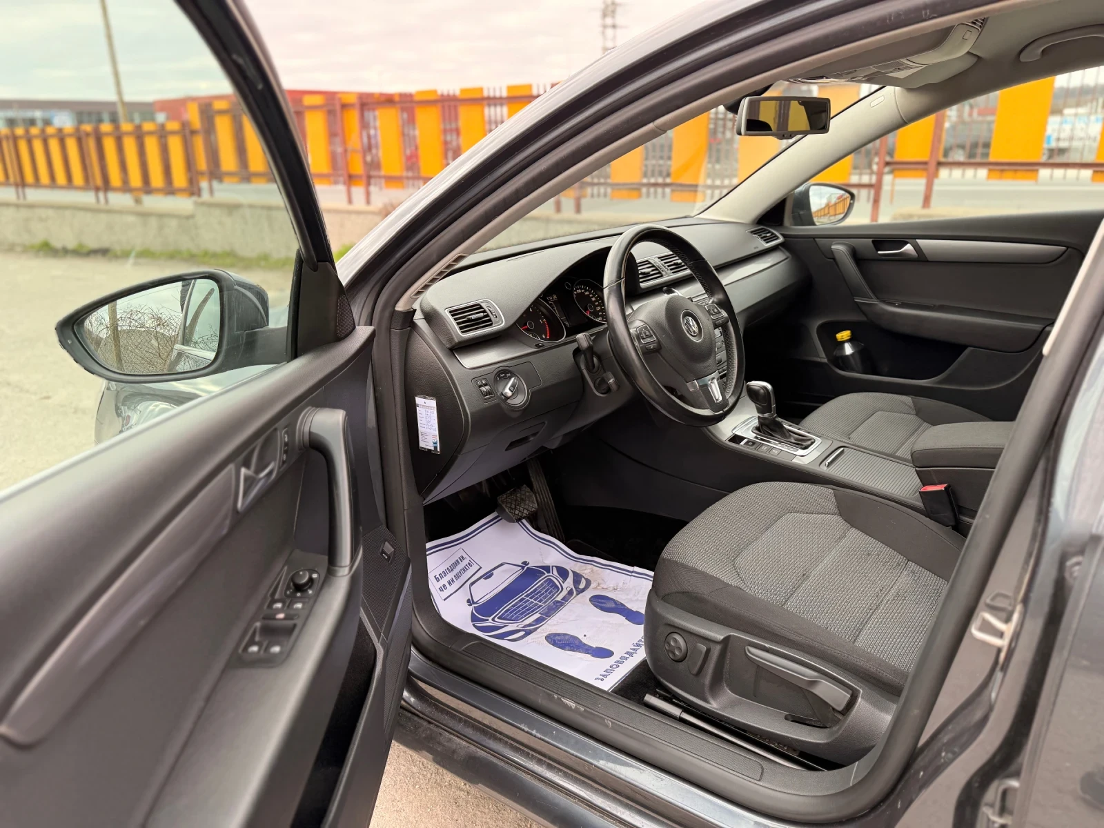 VW Passat 2.0TDI DSG 140кс Перфектен, снимка 8 - Автомобили и джипове - 53772652