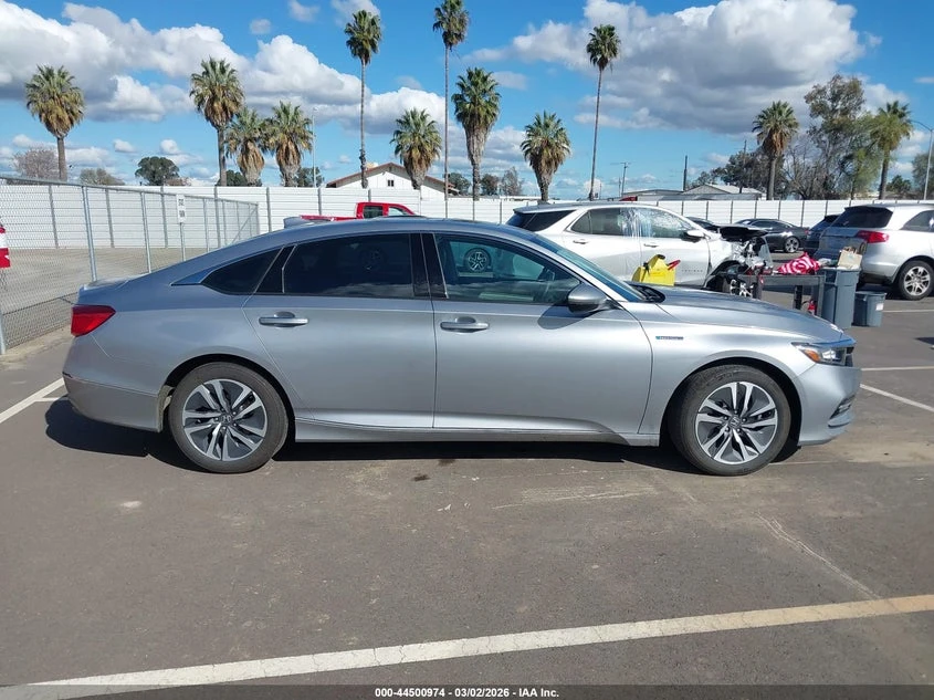 Honda Accord 2.0l Hybrid Touring, снимка 13 - Автомобили и джипове - 53904726