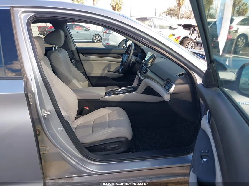 Honda Accord 2.0l Hybrid Touring, снимка 5 - Автомобили и джипове - 53904726