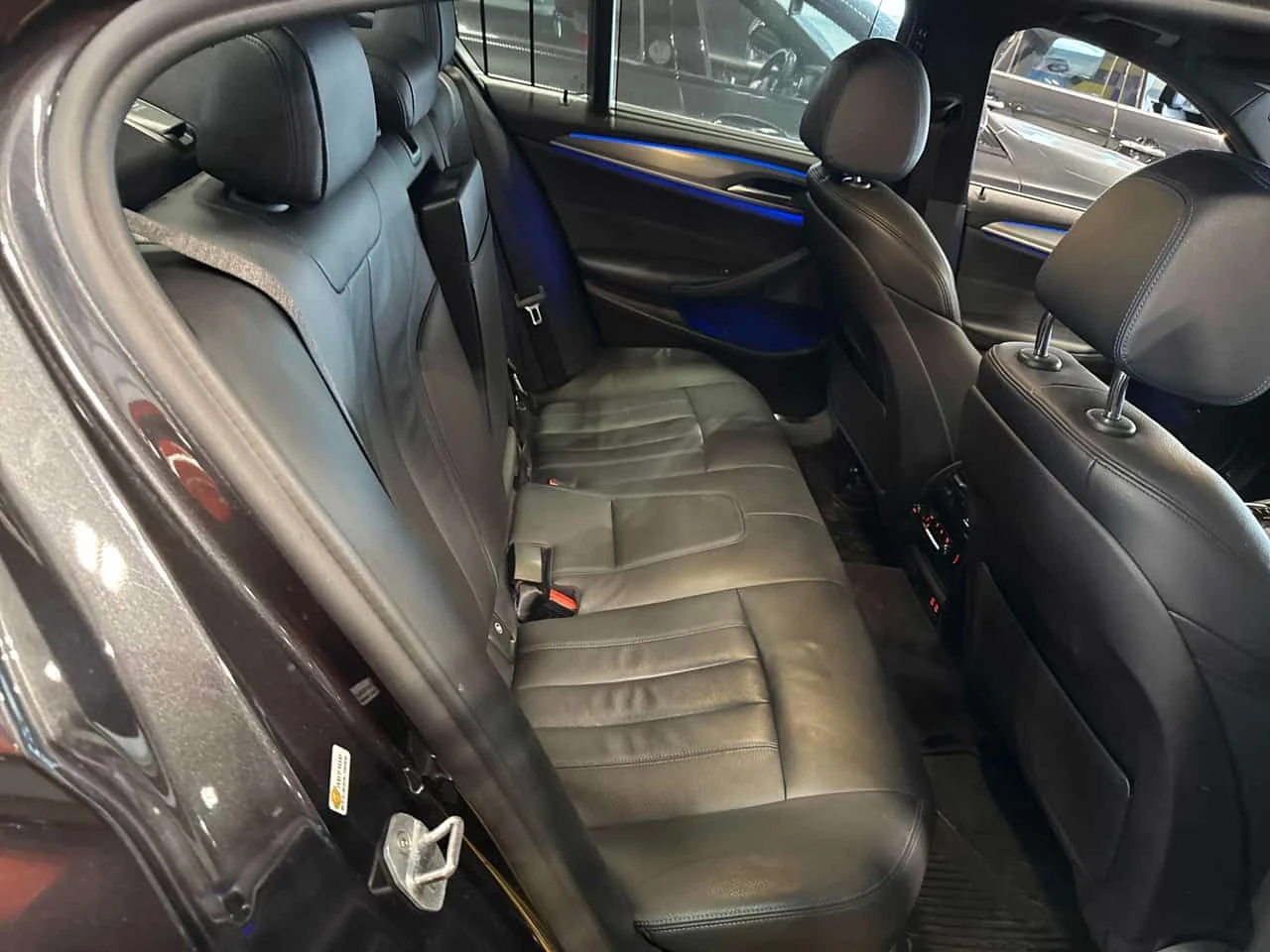 BMW 540 540i xDrive  CARFAX, снимка 11 - Автомобили и джипове - 54123229