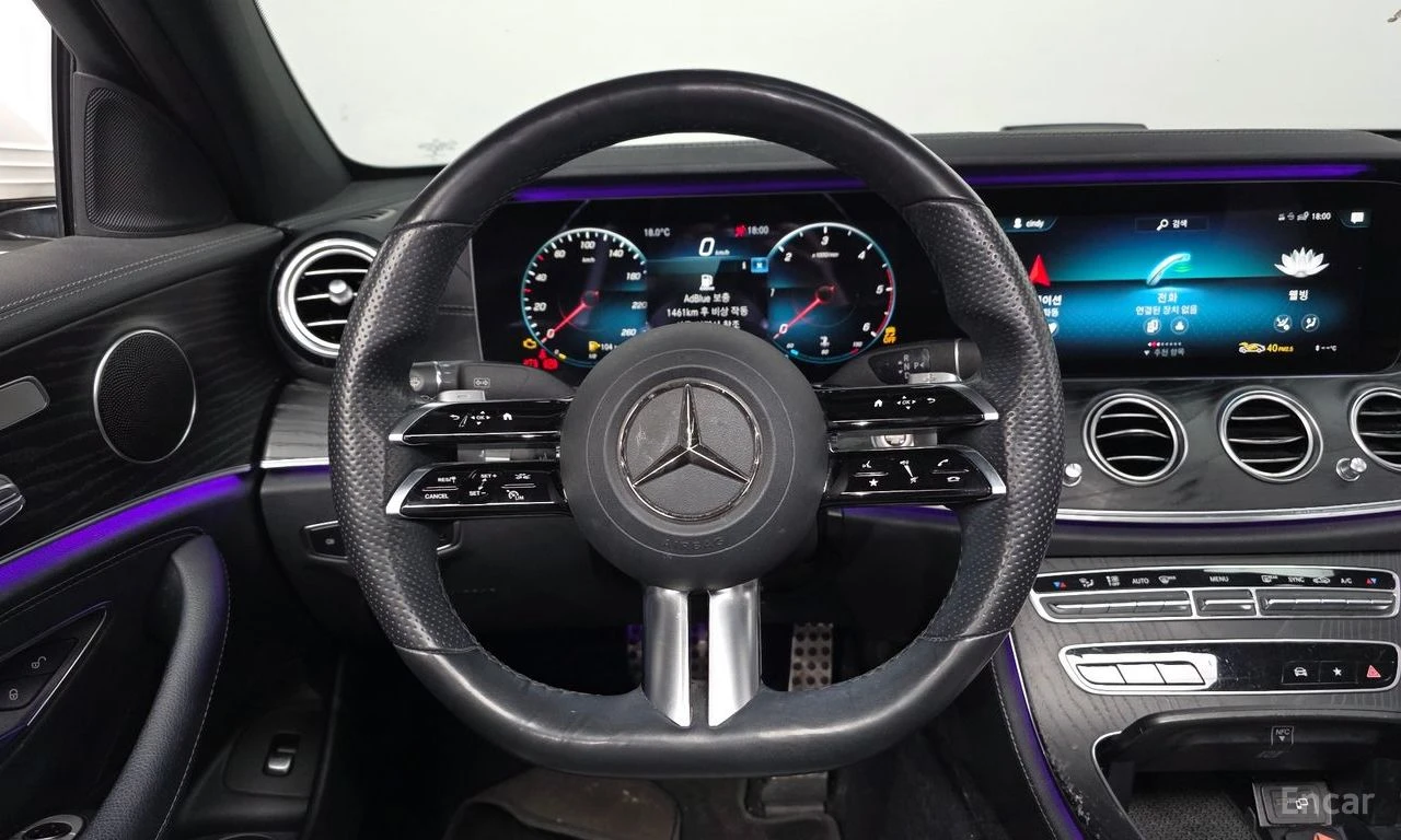 Mercedes-Benz E 220 4MATIC* AMG* ПОДГРЕВ* 360 КАМЕРИ* ПАНОРАМА* АМБИЕН, снимка 11 - Автомобили и джипове - 54357575