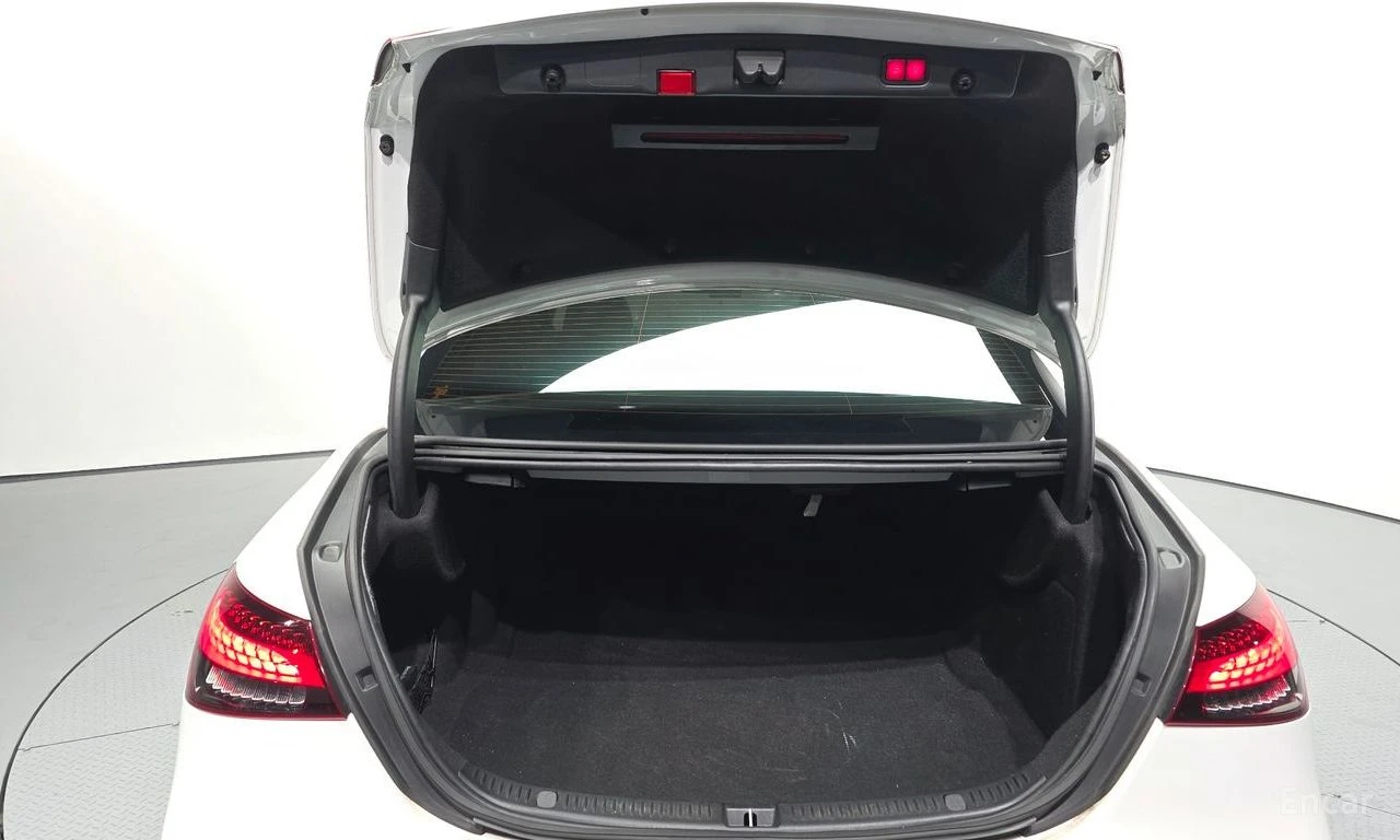 Mercedes-Benz E 220 4MATIC* AMG* ПОДГРЕВ* 360 КАМЕРИ* ПАНОРАМА* АМБИЕН, снимка 7 - Автомобили и джипове - 54357575