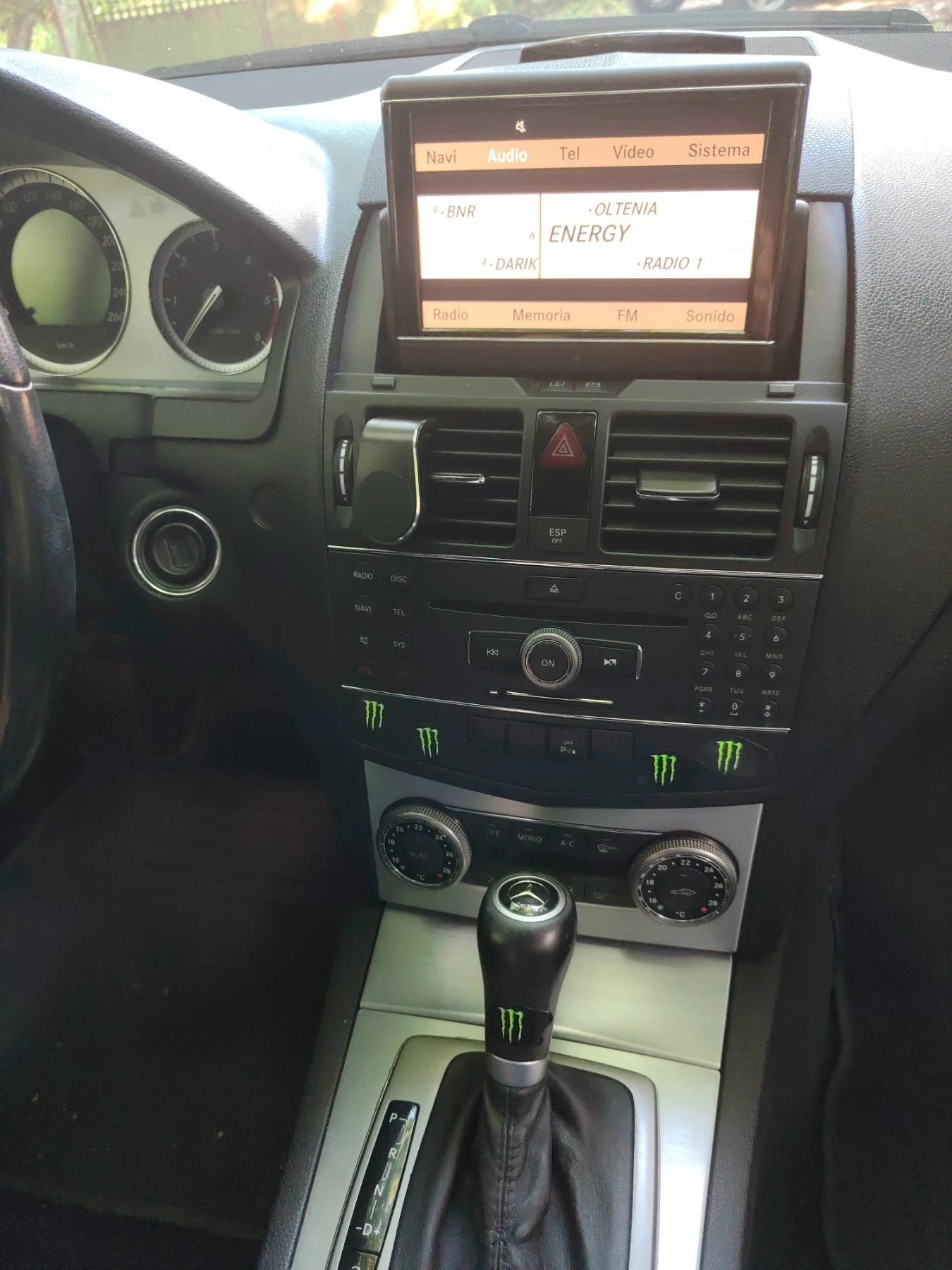 Mercedes-Benz C 220, снимка 8 - Автомобили и джипове - 54620912