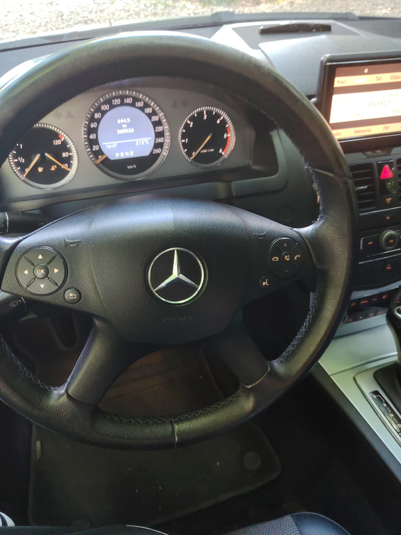 Mercedes-Benz C 220, снимка 10 - Автомобили и джипове - 54620912