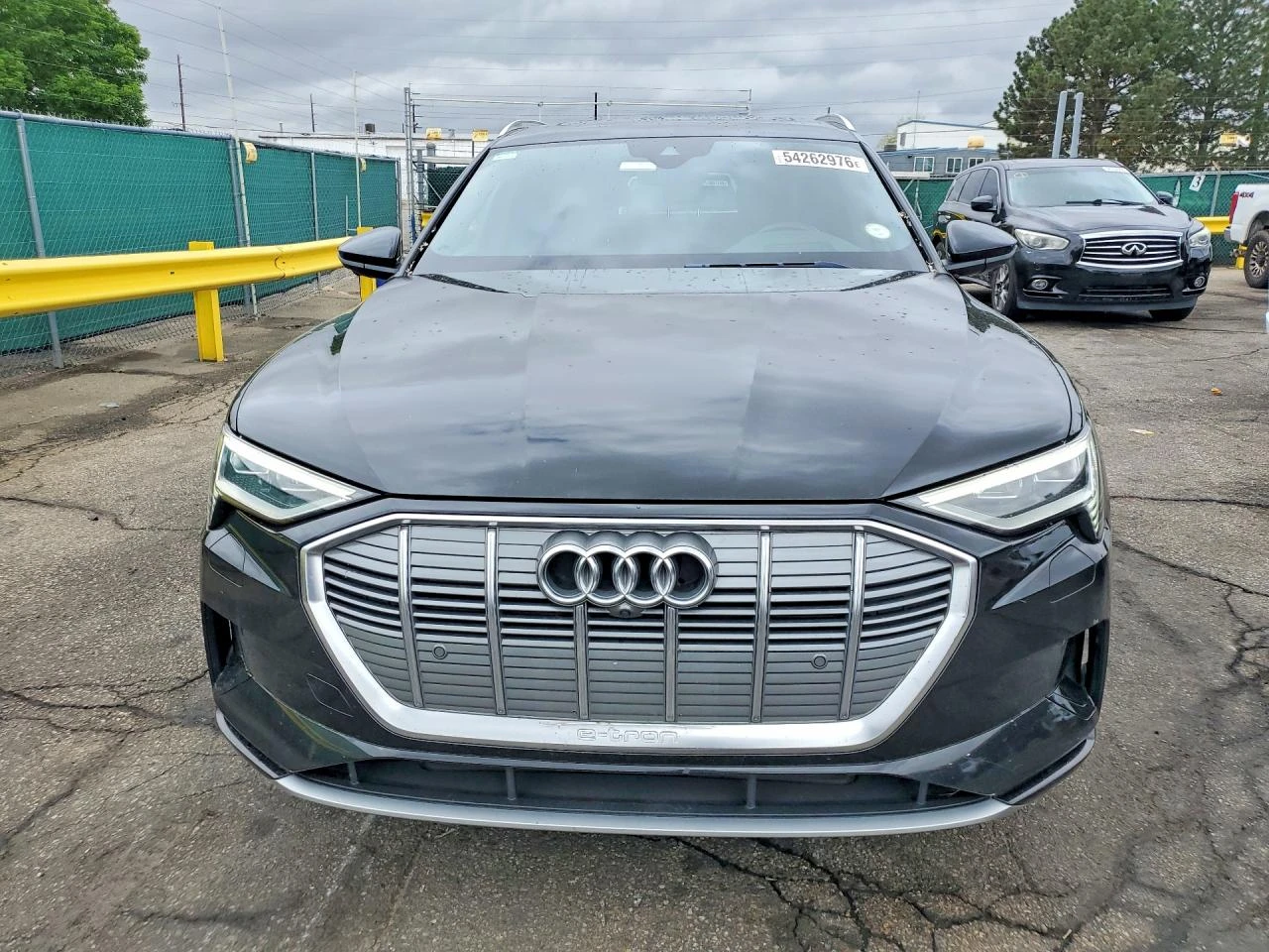 Audi E-Tron Prestige, снимка 5 - Автомобили и джипове - 55240763