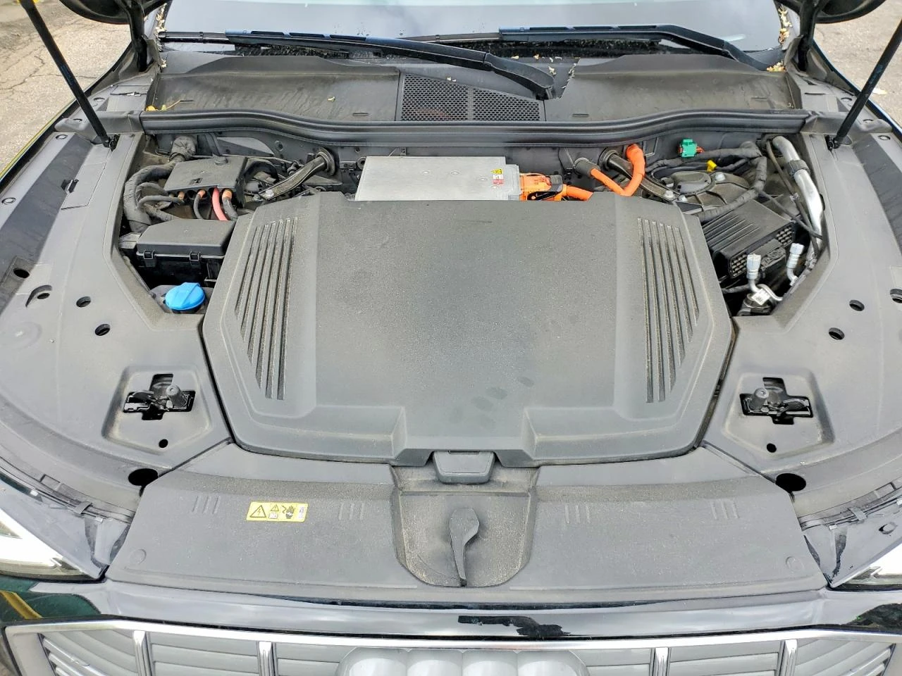 Audi E-Tron Prestige, снимка 12 - Автомобили и джипове - 55240763