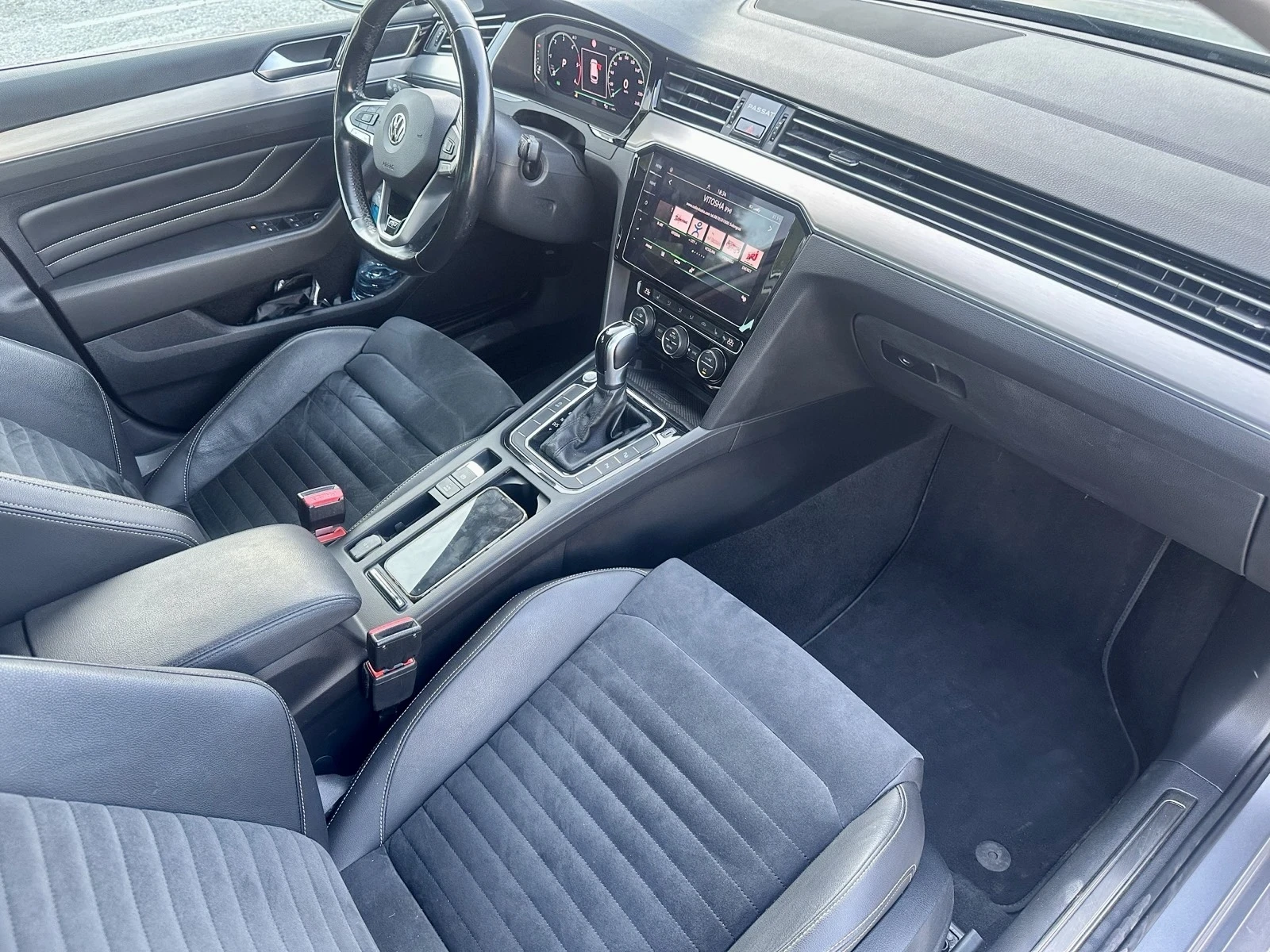 VW Passat 2.0 TDI R-LINE DIGITAL AVTOMAT, снимка 8 - Автомобили и джипове - 55880493