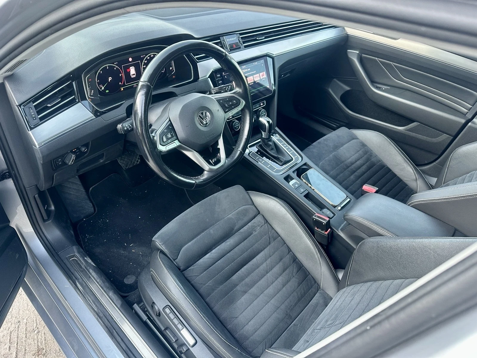 VW Passat 2.0 TDI R-LINE DIGITAL AVTOMAT, снимка 7 - Автомобили и джипове - 55880493