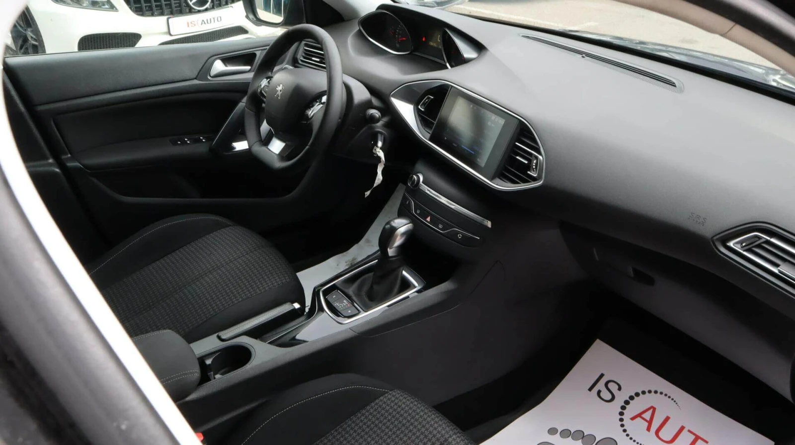 Peugeot 308 1.6HDI/SW Active/Автомат/Навигация/FullLed, снимка 13 - Автомобили и джипове - 56270839
