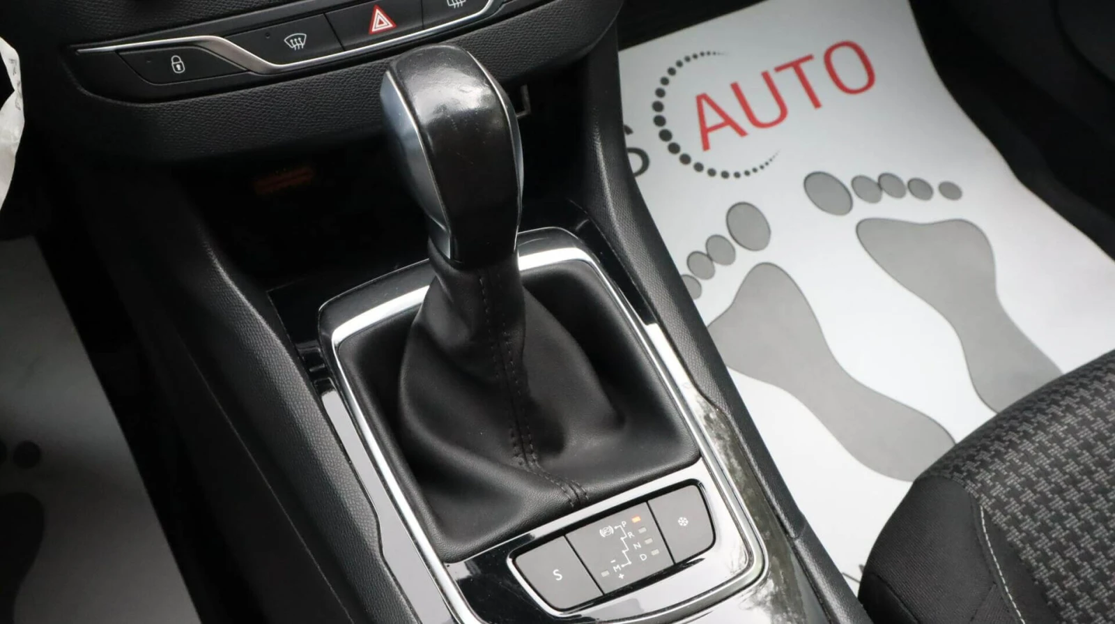 Peugeot 308 1.6HDI/SW Active/Автомат/Навигация/FullLed, снимка 10 - Автомобили и джипове - 56270839