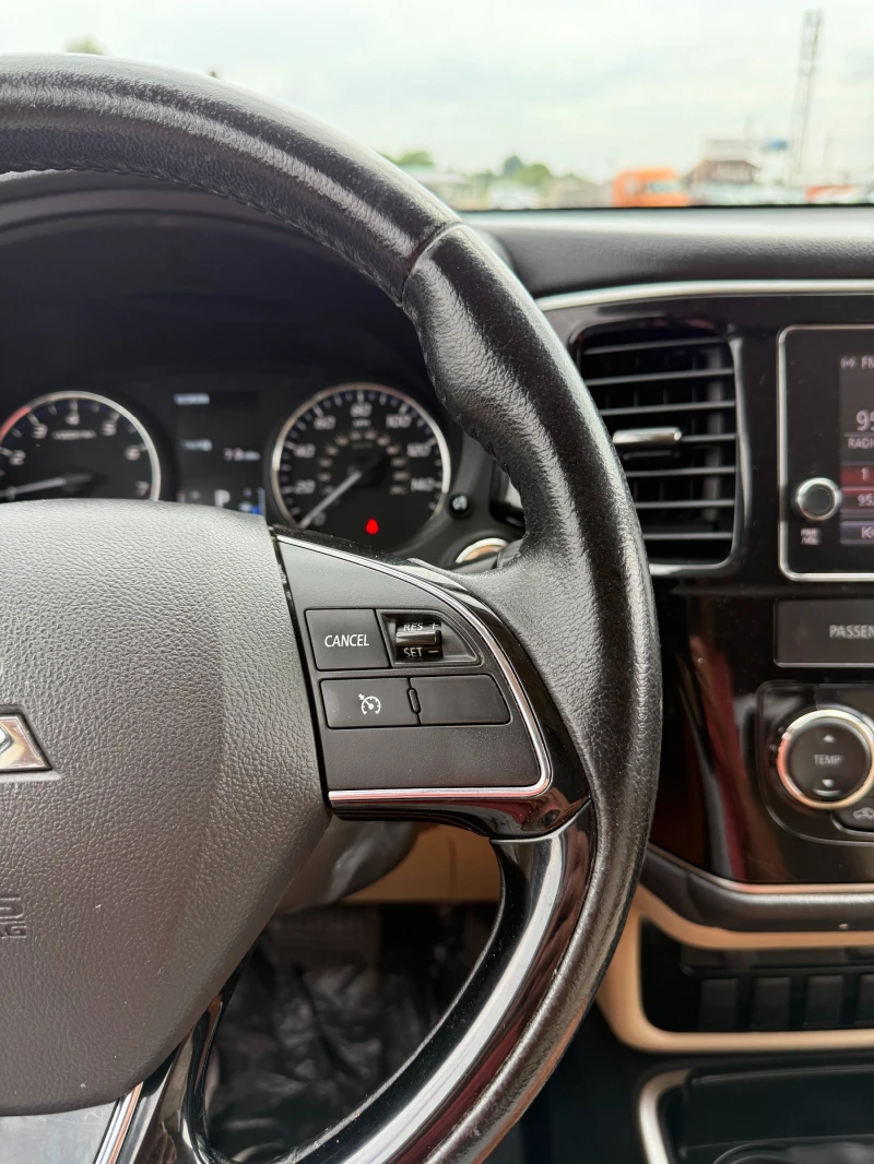 Mitsubishi Outlander 2.4i AWD AWC 6+ 1, снимка 10 - Автомобили и джипове - 51273892