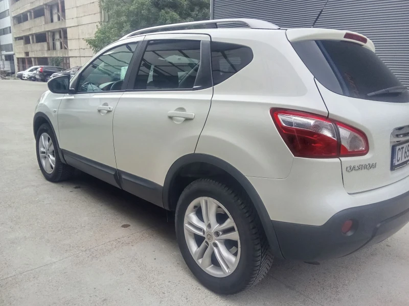 Nissan Qashqai, снимка 5 - Автомобили и джипове - 52506655