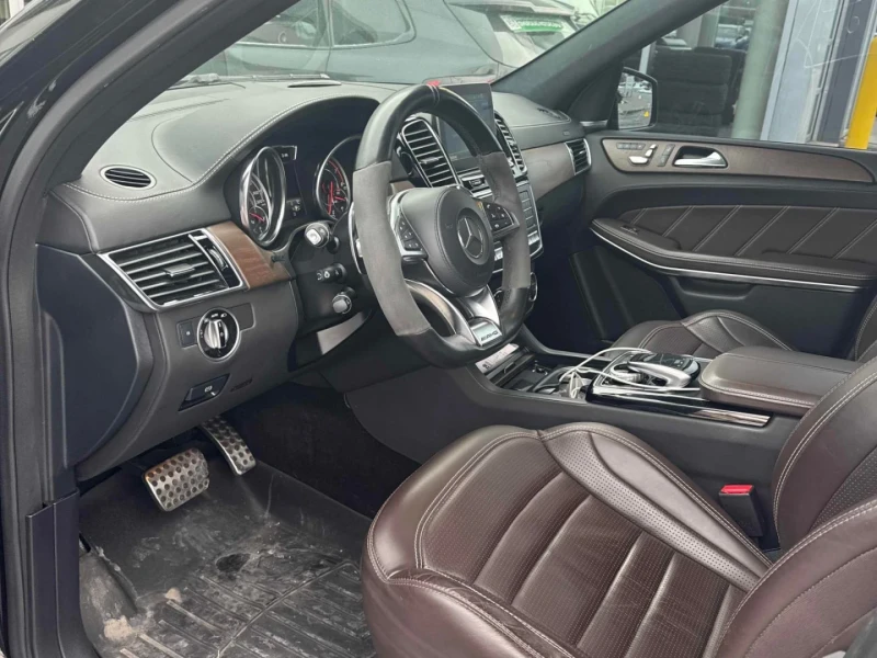 Mercedes-Benz GLS 63 AMG 63AMG* Harman/Kardon* 360View* Обдух* Подгрев* Пан, снимка 7 - Автомобили и джипове - 52812593