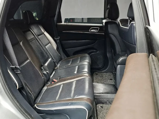 Jeep Grand cherokee 3.0d Overland | Mobile.bg   12