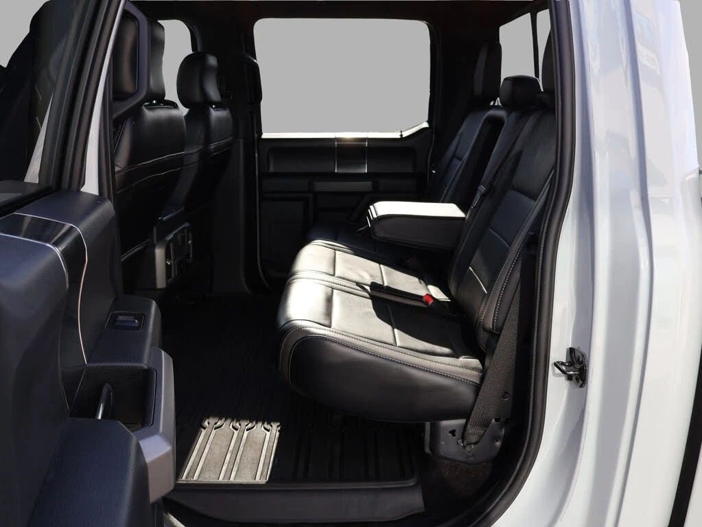 Ford Raptor SuperCrew 4WD * АвтоКредит* (ЦЕНА ДО БГ), снимка 15 - Автомобили и джипове - 54116862