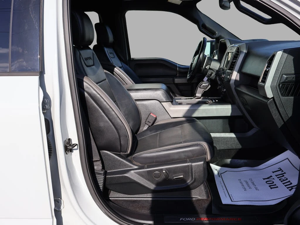 Ford Raptor SuperCrew 4WD * АвтоКредит* (ЦЕНА ДО БГ), снимка 17 - Автомобили и джипове - 54116862