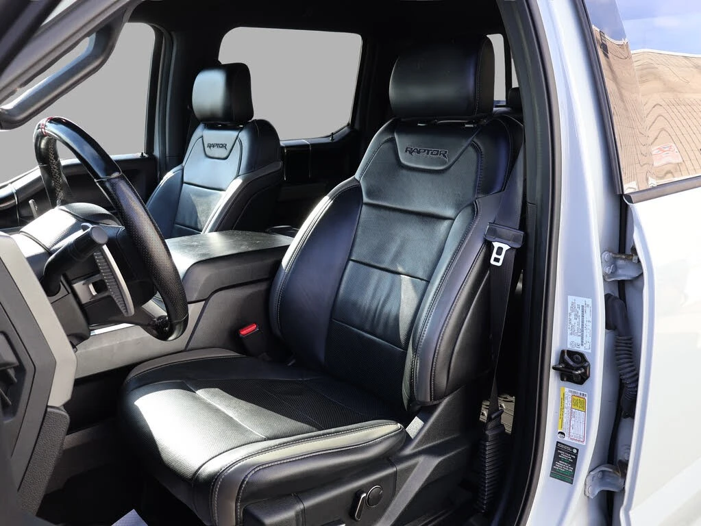 Ford Raptor SuperCrew 4WD * АвтоКредит* (ЦЕНА ДО БГ), снимка 13 - Автомобили и джипове - 54116862