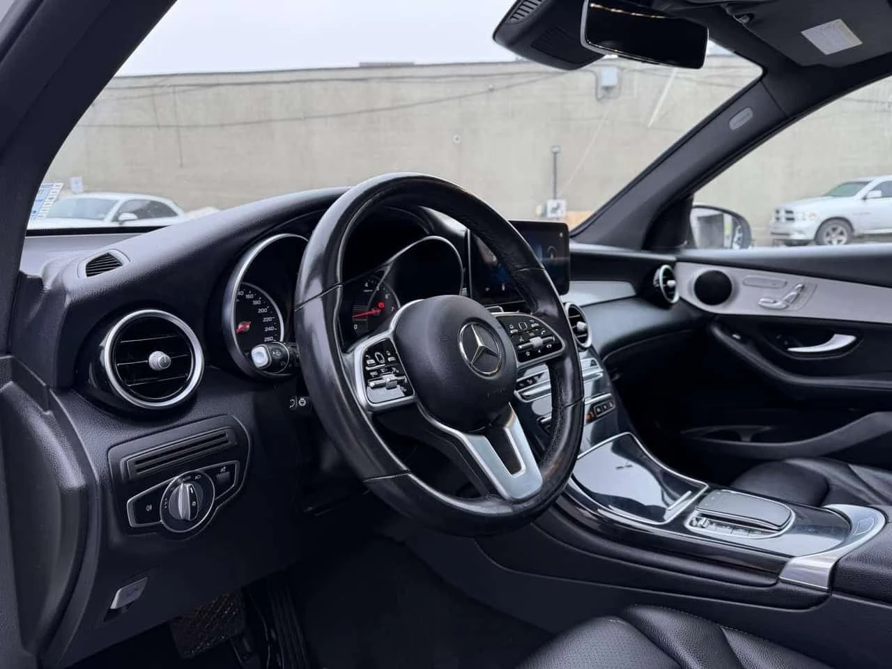 Mercedes-Benz GLC * GLC300 4M * CARFAX * ЦЕНА ДО БГ, снимка 11 - Автомобили и джипове - 54501119