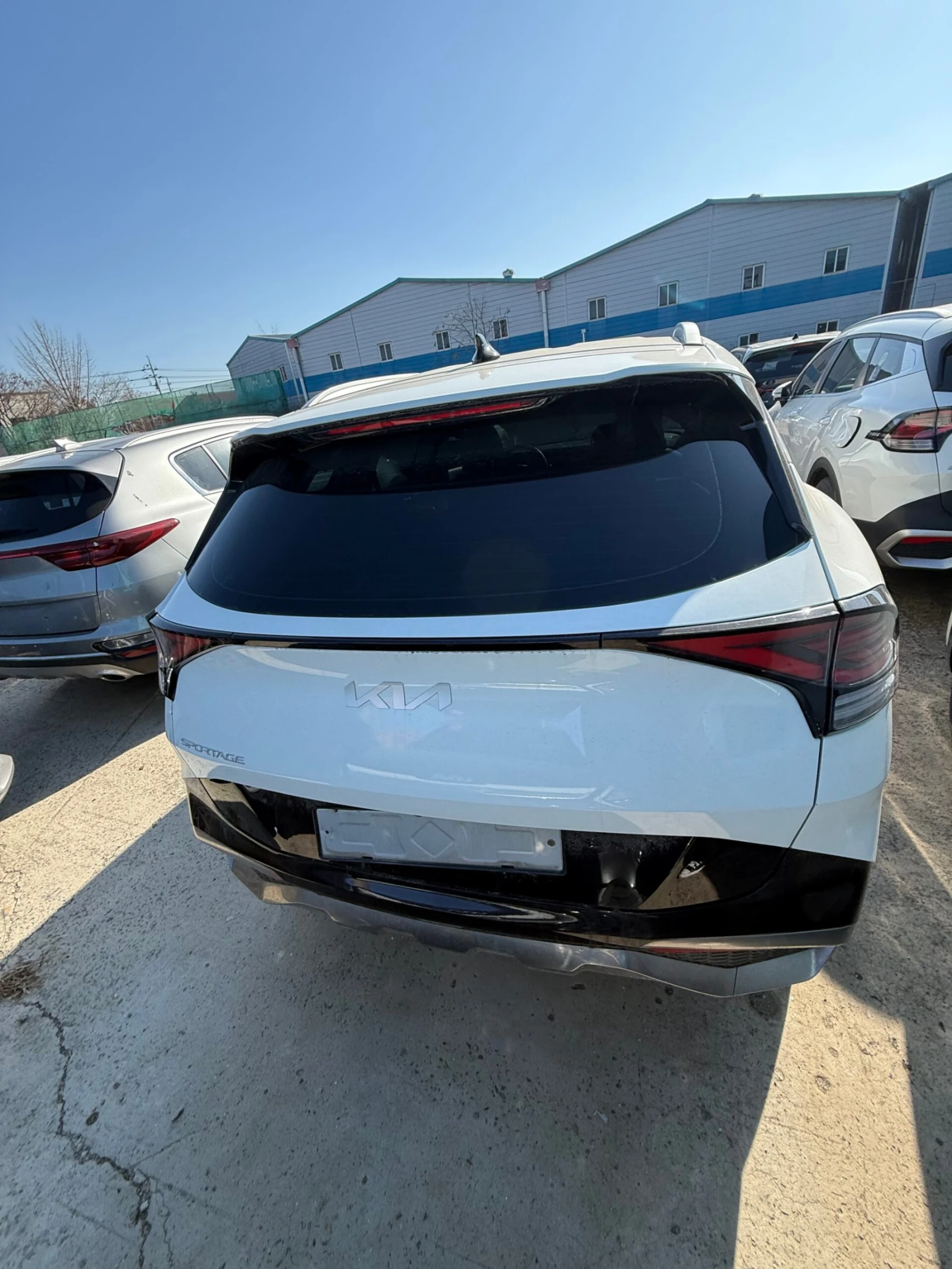 Kia Sportage 2.0 CRDI - ОЧАКВАН ВНОС, снимка 3 - Автомобили и джипове - 54603113