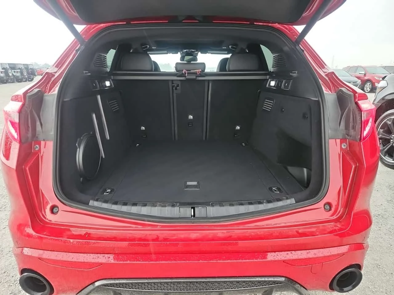 Alfa Romeo Stelvio Awd Veloce/CARFAX/КОЖА/ПОДГРЕВ/ПАНОРАМА/ПАМЕТ, снимка 14 - Автомобили и джипове - 55377126