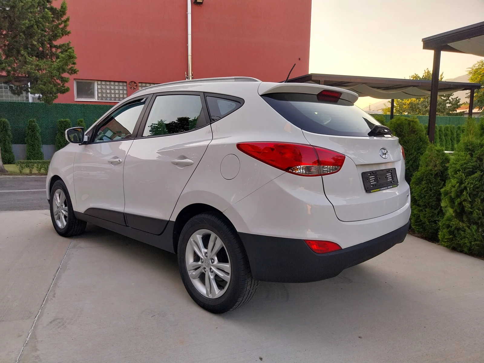 Hyundai IX35 2.0 crdi* 4x4* 136кс.* BEST., снимка 4 - Автомобили и джипове - 55754030