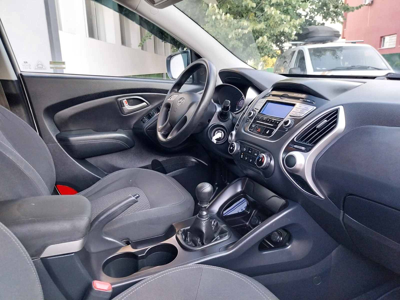 Hyundai IX35 2.0 crdi* 4x4* 136кс.* BEST., снимка 9 - Автомобили и джипове - 55754030