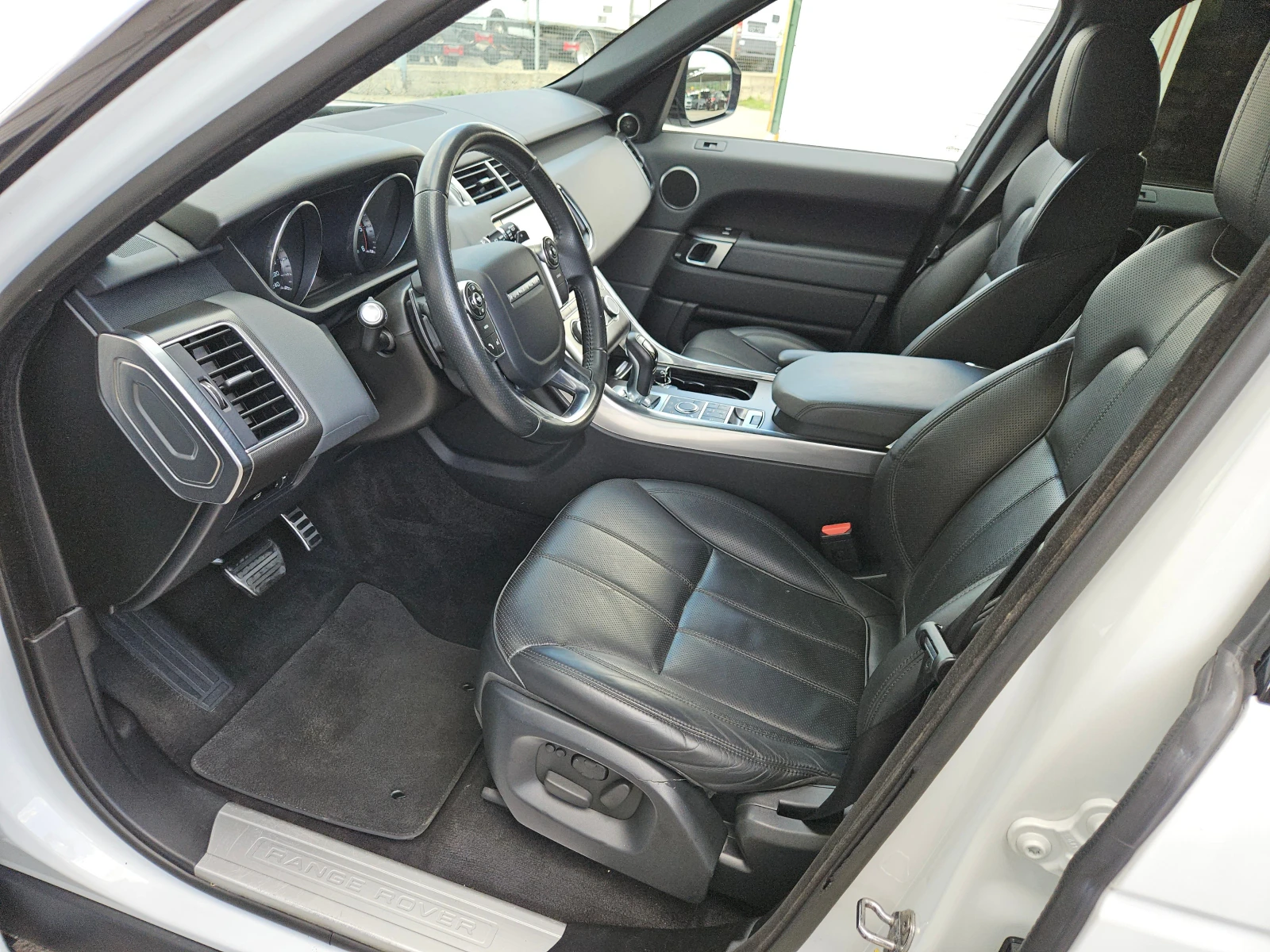 Land Rover Range Rover Sport 3.0TDV6/HSE-Dynamic/4x4/8ZF/LED/NAVI/ПАНОРАМА/ТОП, снимка 9 - Автомобили и джипове - 55952030