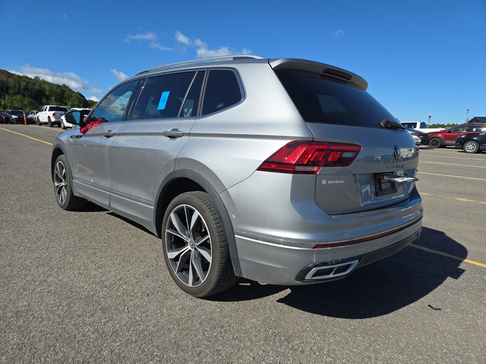 VW Tiguan HIGHLINE R-LINE, АВТОКРЕДИТ, снимка 4 - Автомобили и джипове - 56154744