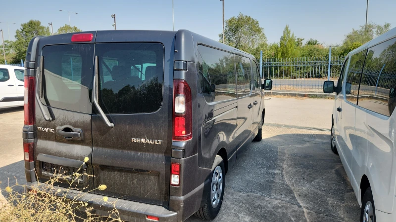 Renault Trafic НОВО 0km 9 места, снимка 4 - Бусове и автобуси - 52378731