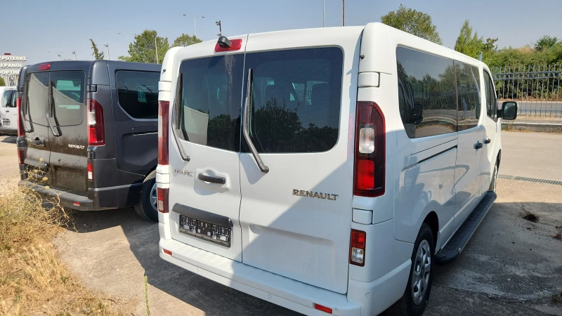 Renault Trafic НОВО 0km 9 места, снимка 5 - Бусове и автобуси - 52378731