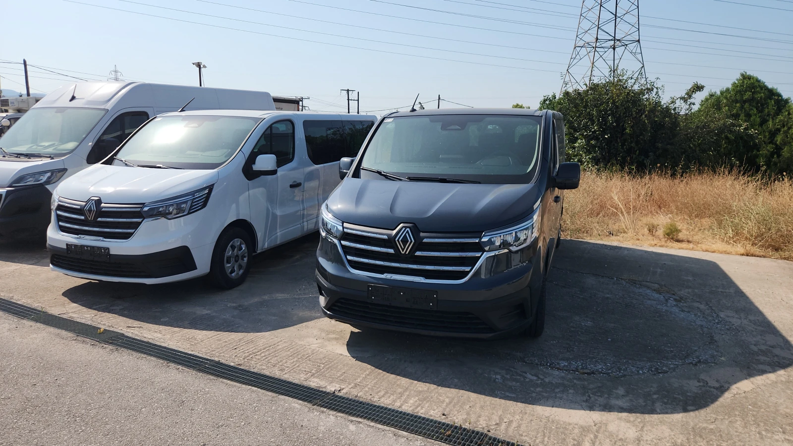 Renault Trafic НОВО 0km 9 места, снимка 1