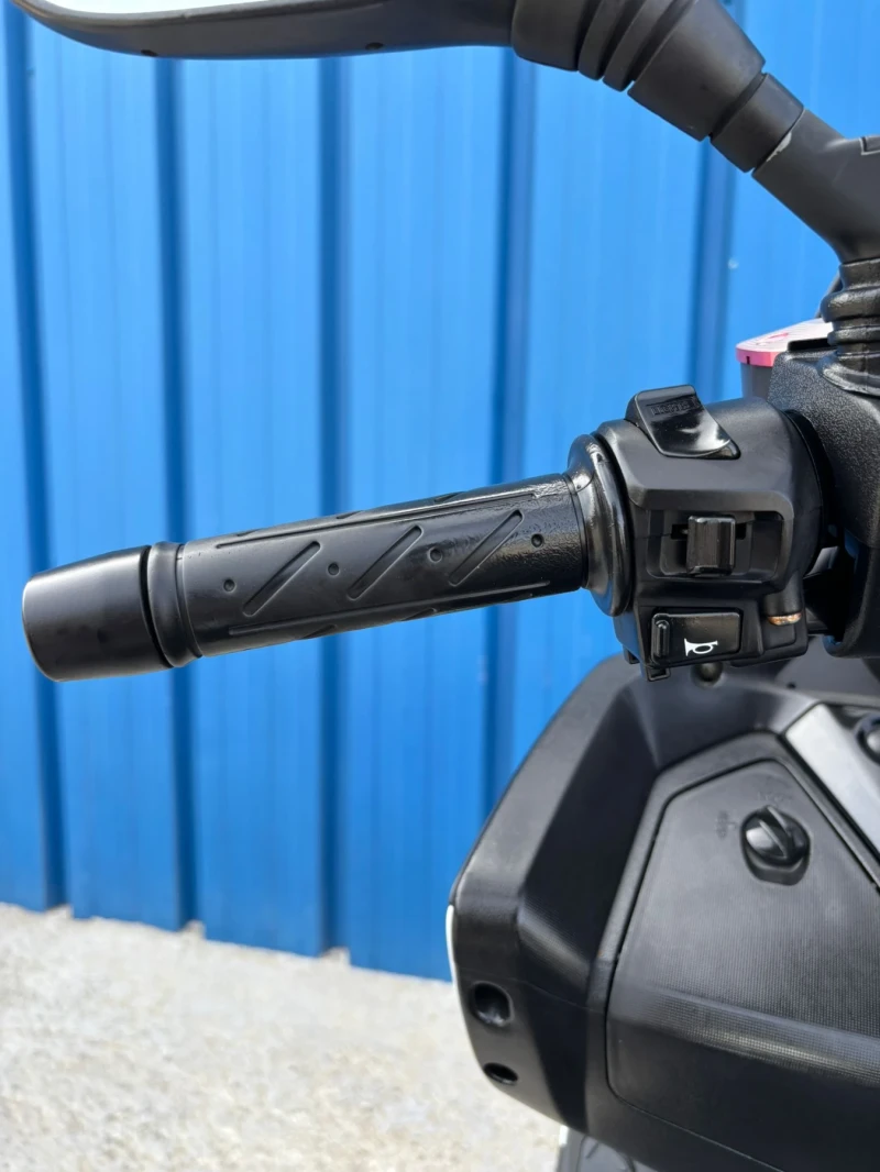 Kymco Downtown 300i, снимка 7 - Мотоциклети и мототехника - 51619910