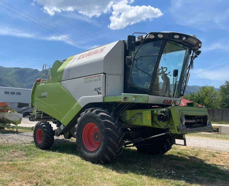 Комбайн Claas TUCANO 440, снимка 2 - Селскостопанска техника - 51887592