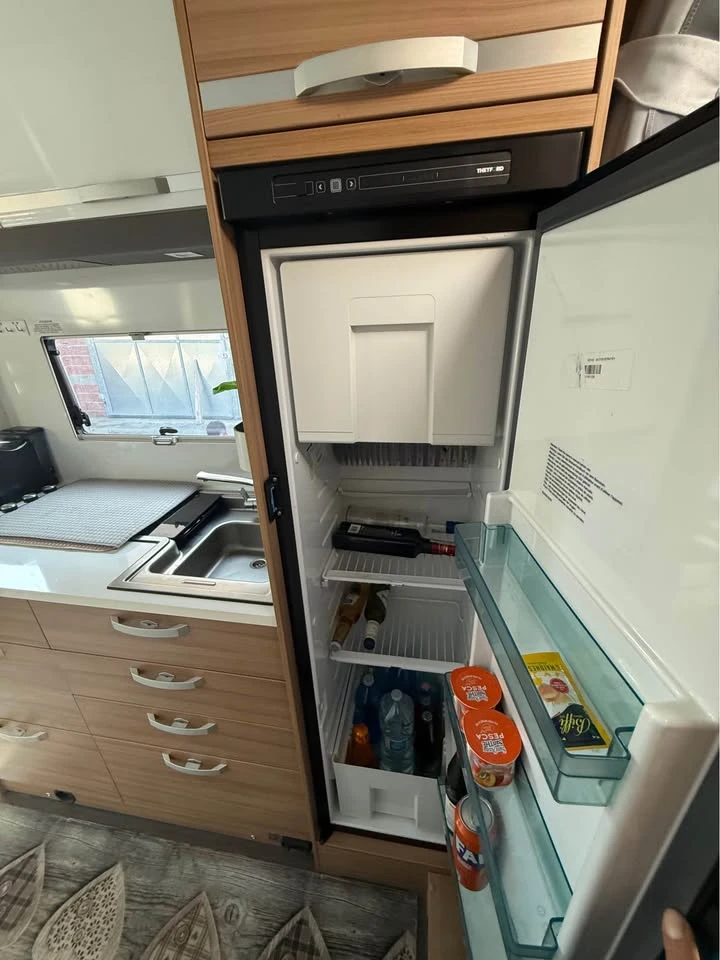 ������ Adria Coral XL , 7 ������ ����� ����� ������ | Mobile.bg � ����������� 12