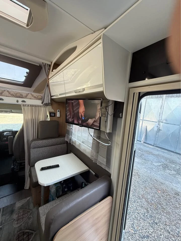 ������ Adria Coral XL , 7 ������ ����� ����� ������ | Mobile.bg � ����������� 15