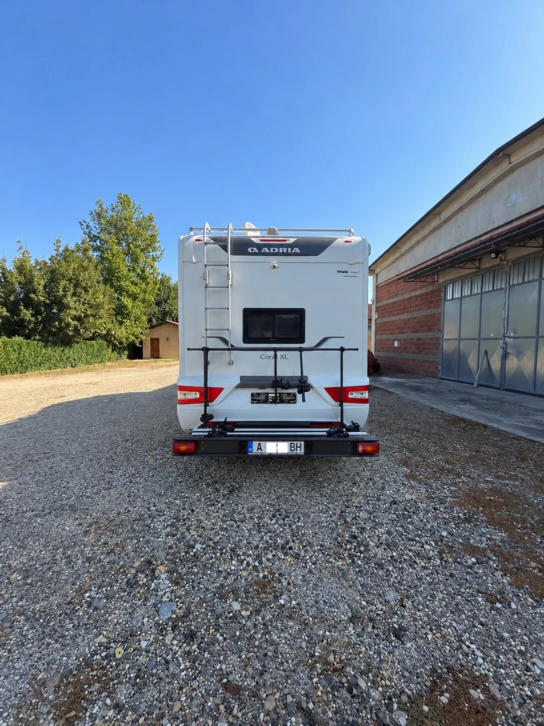 ������ Adria Coral XL , 7 ������ ����� ����� ������ | Mobile.bg � ����������� 2