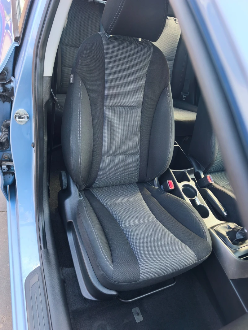 Hyundai I30 1.6 CRDI-128к.с., снимка 7 - Автомобили и джипове - 47737251